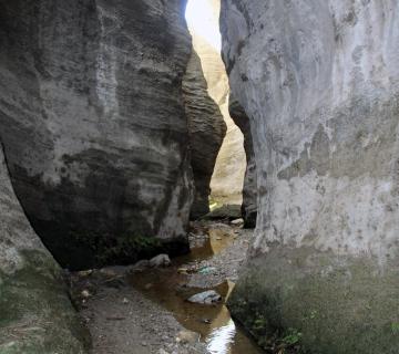 EL ESTRECHO URRÁCAL